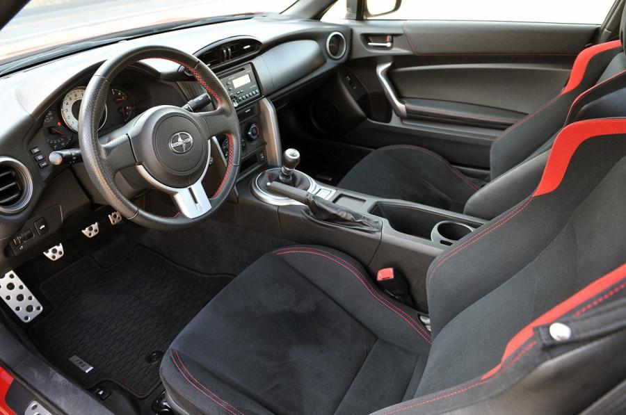  Scion FR-S 2013 года  (фото 166 из 192)